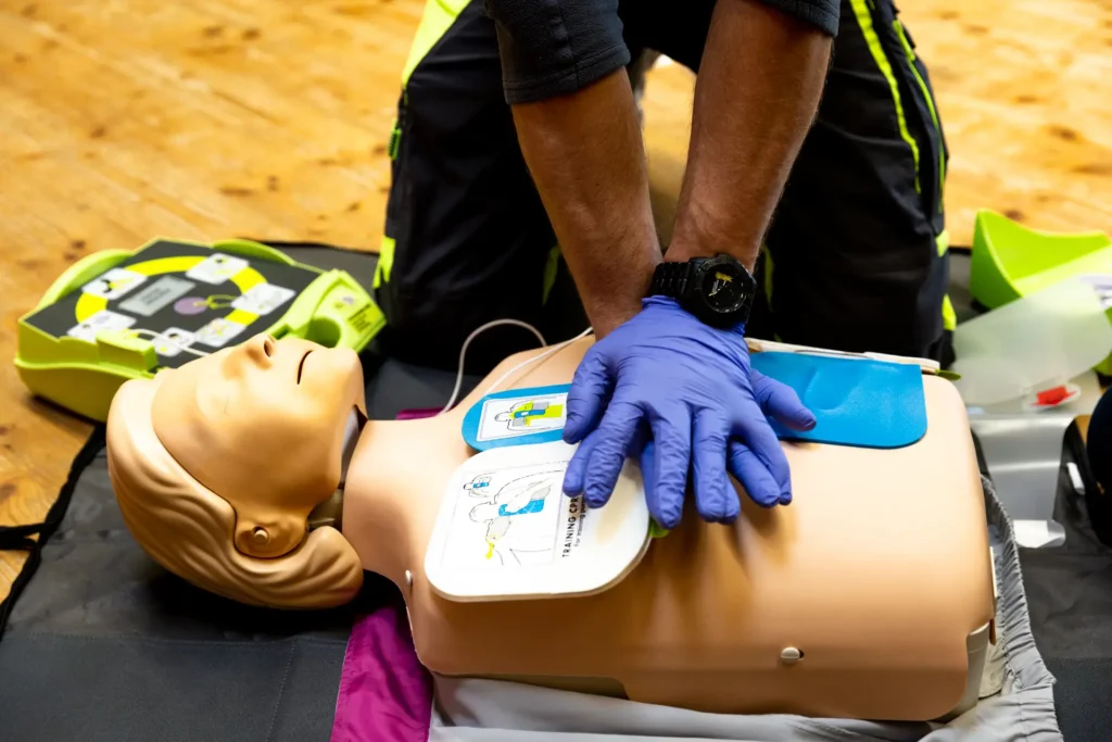 Kombikurs Brandschutz und BLS-AED, Reanimation